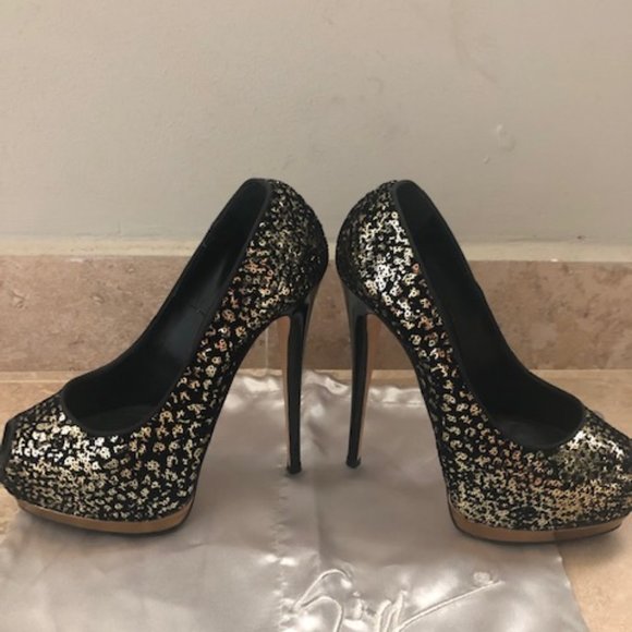 Giuseppe Zanotti Black and Gold Velvet Peep Toe - Picture 4 of 4